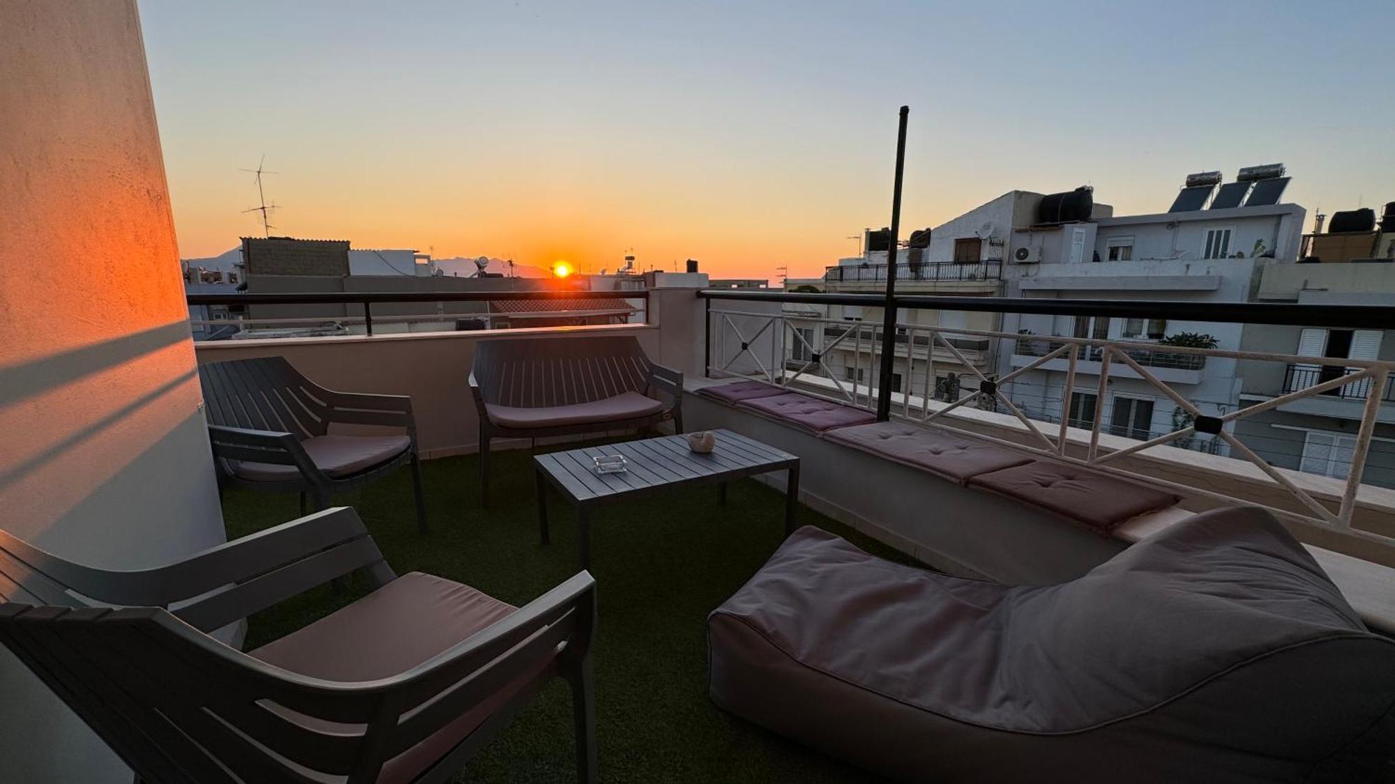 Sunny Apartment For Couples & Friends In Centre Iraklio Exteriér fotografie